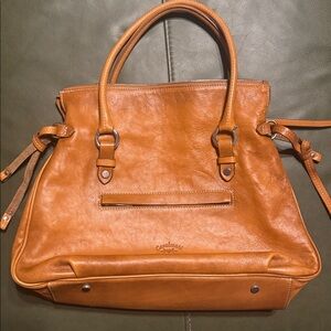 Italian designer Cavalcanti Camel Leather Tote with Structured Design